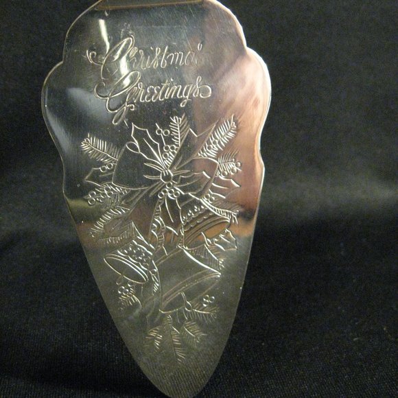 INTERNATIONAL SILVERPLATE Other - INT'L. SILVERPLATE CHRISTMAS GREETINGS PIE SERVER